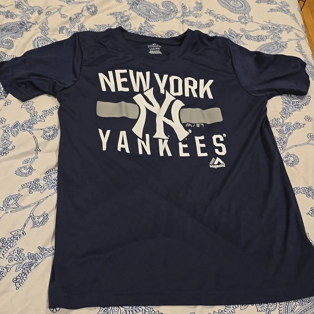 Nwot New authentic Nike NY Yankees baseball athletic shirt